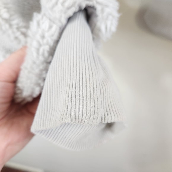 ALO Yoga Foxy Sherpa Jacket - Picture 8 of 11